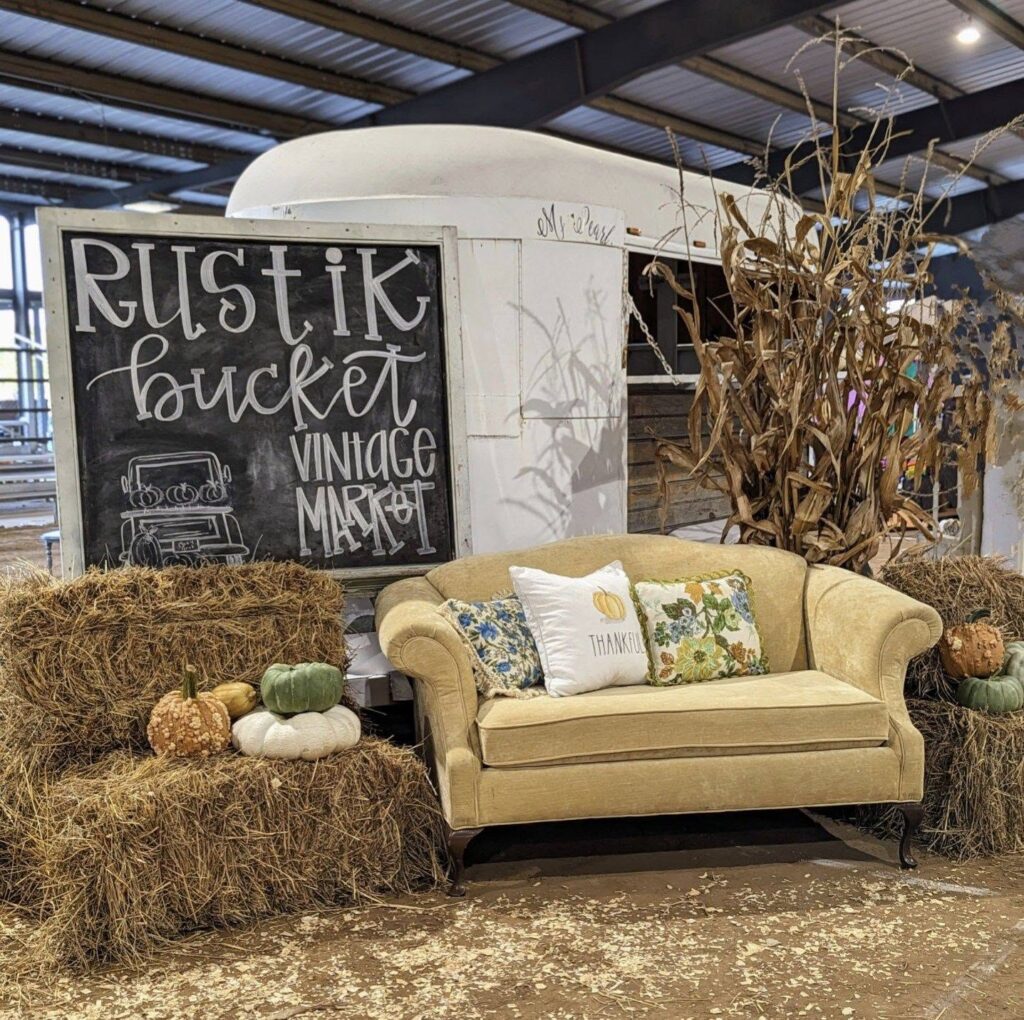 Rustik Bucket Vintage Market