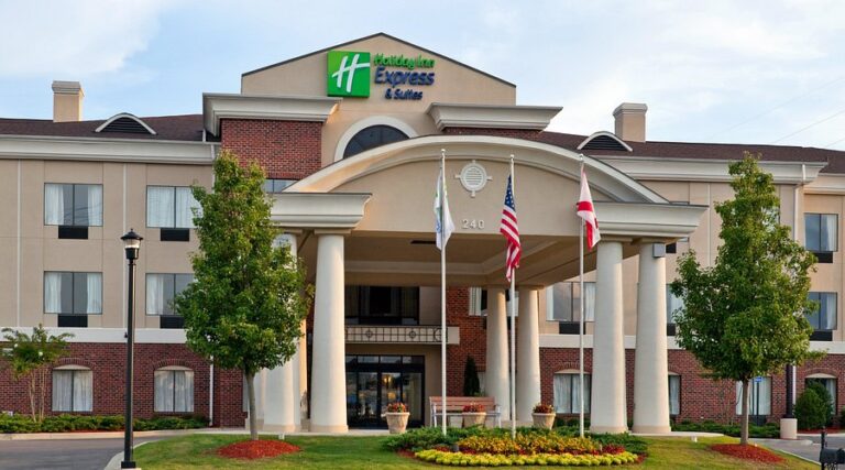 Holiday Inn and Suites